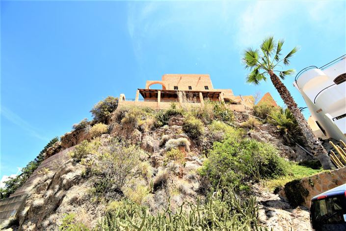 Image No.8-7 Bed Property for sale