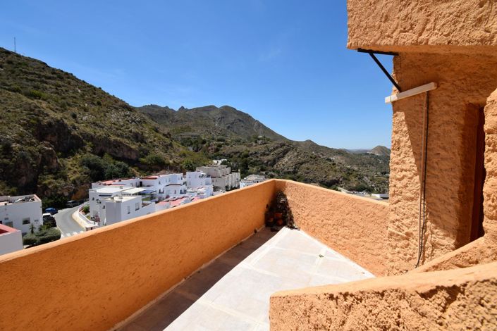 Image No.80-7 Bed Property for sale