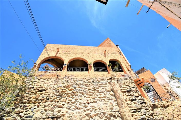 Image No.9-7 Bed Property for sale