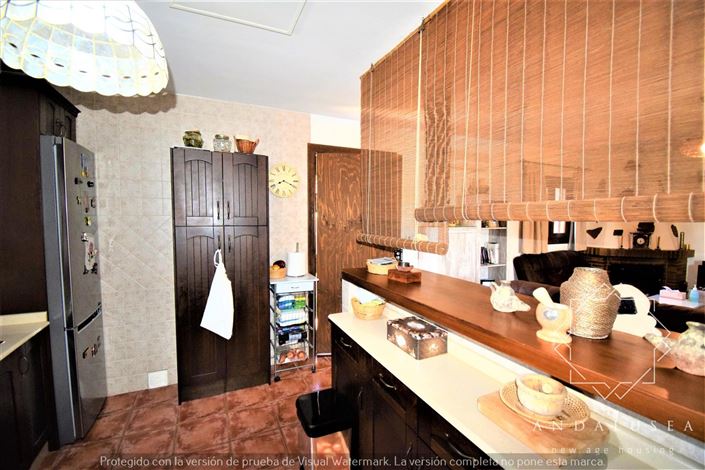 Image No.15-3 Bed Property for sale