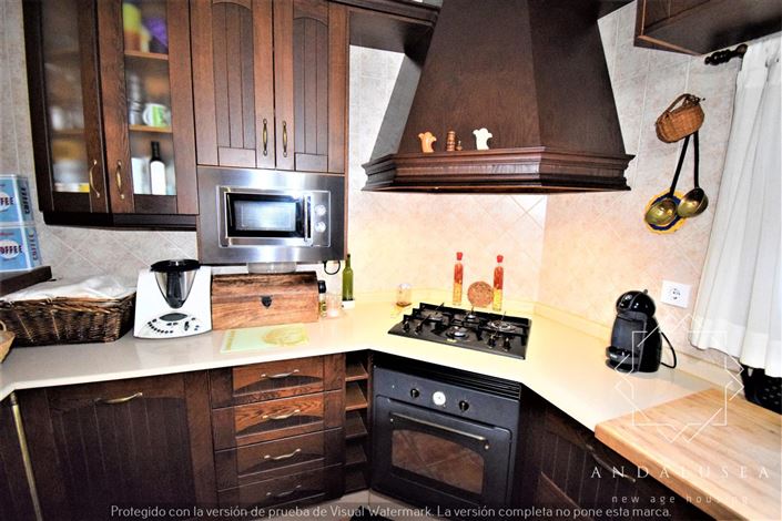 Image No.16-3 Bed Property for sale