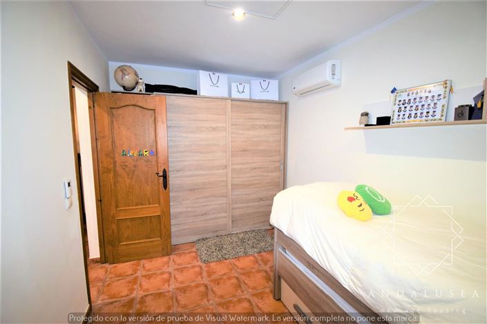 Image No.24-3 Bed Property for sale