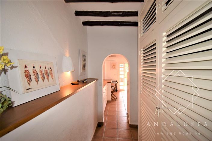 Image No.12-4 Bed Property for sale