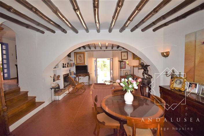 Image No.16-4 Bed Property for sale