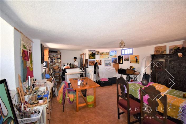 Image No.20-4 Bed Property for sale