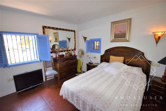 Image No.23-4 Bed Property for sale