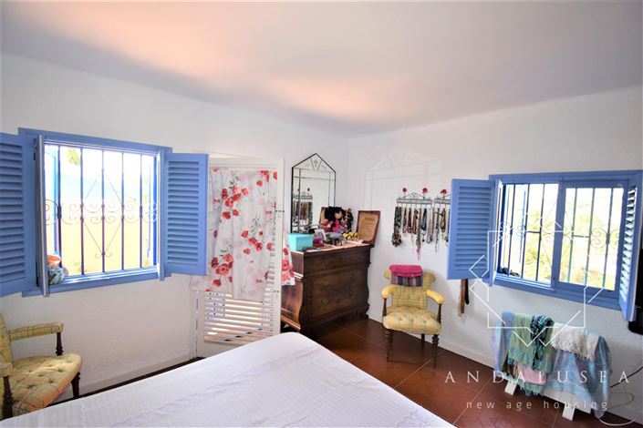 Image No.26-4 Bed Property for sale