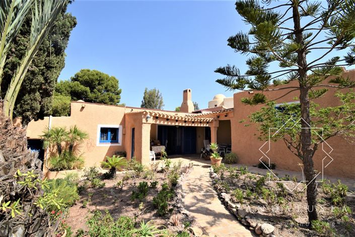 Image No.35-4 Bed Property for sale