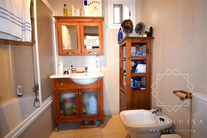 Image No.20-3 Bed Property for sale