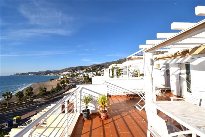 Image No.26-3 Bed Property for sale