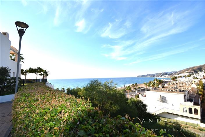 Image No.43-3 Bed Property for sale