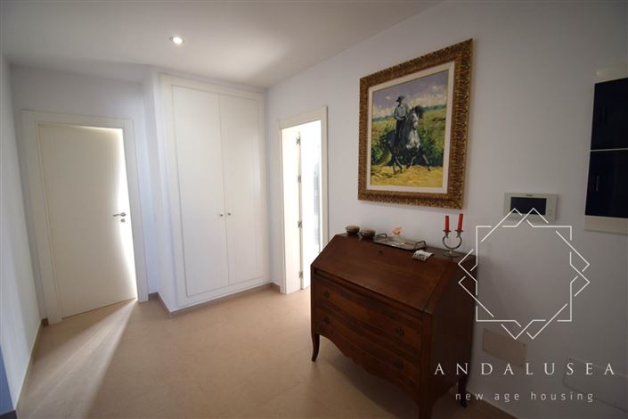 Image No.13-3 Bed Property for sale