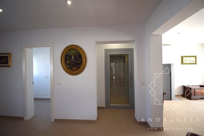 Image No.14-3 Bed Property for sale