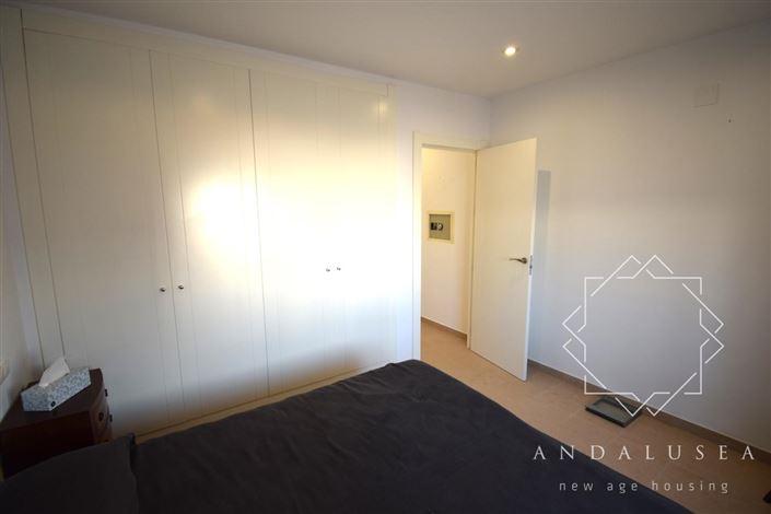 Image No.17-3 Bed Property for sale