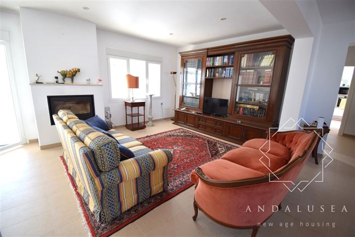 Image No.2-3 Bed Property for sale