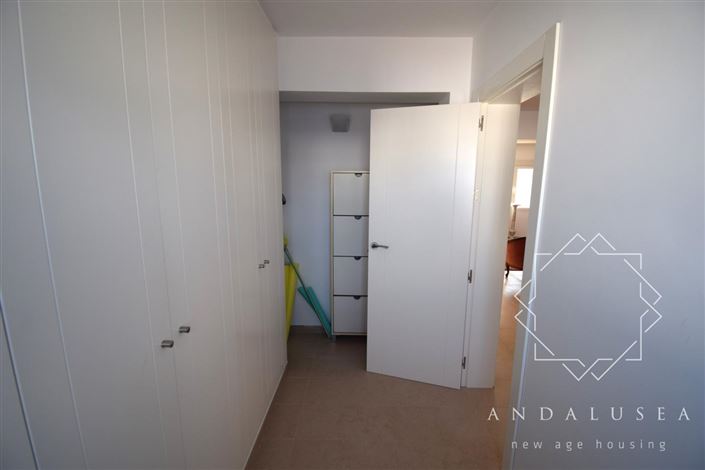 Image No.26-3 Bed Property for sale