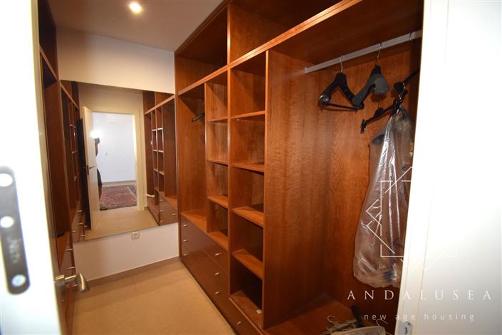 Image No.28-3 Bed Property for sale