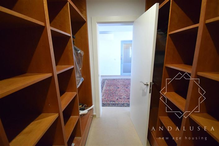 Image No.29-3 Bed Property for sale