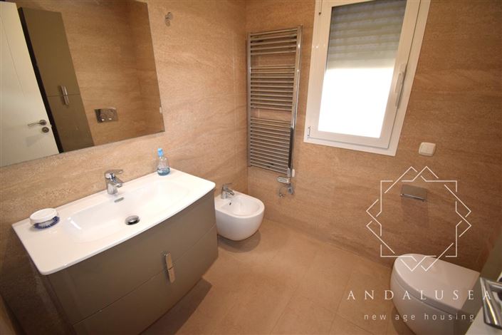 Image No.32-3 Bed Property for sale