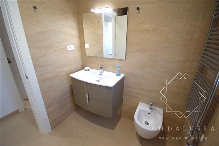 Image No.33-3 Bed Property for sale