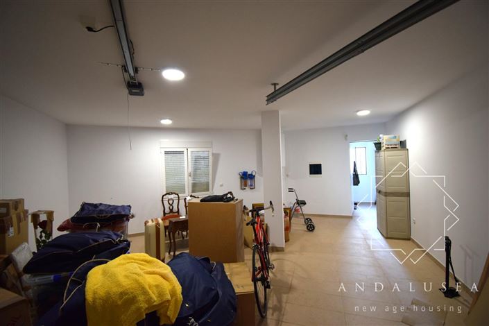 Image No.37-3 Bed Property for sale