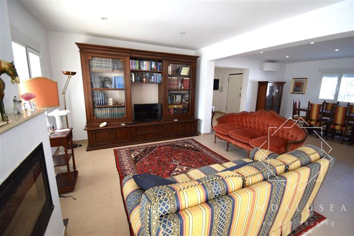 Image No.4-3 Bed Property for sale