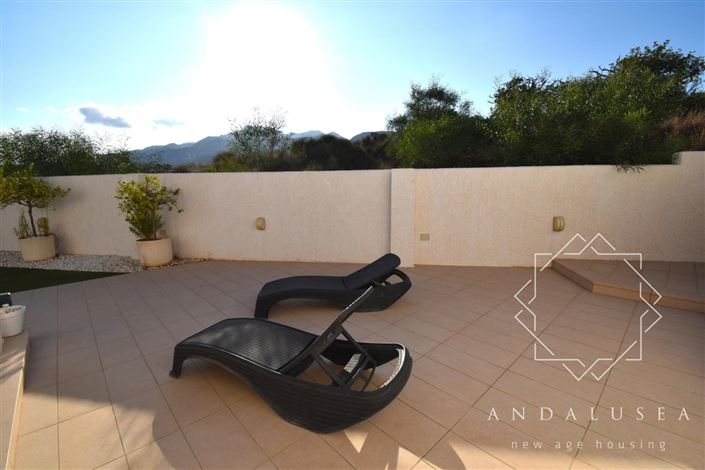 Image No.40-3 Bed Property for sale