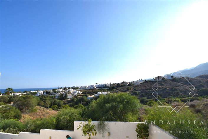 Image No.53-3 Bed Property for sale