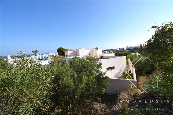 Image No.54-3 Bed Property for sale