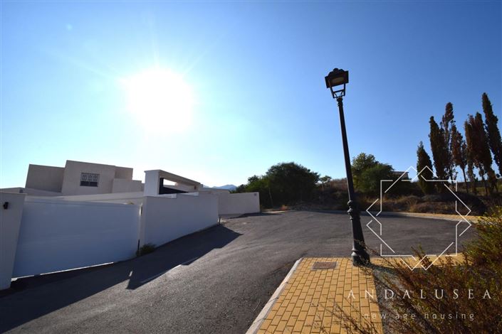 Image No.55-3 Bed Property for sale