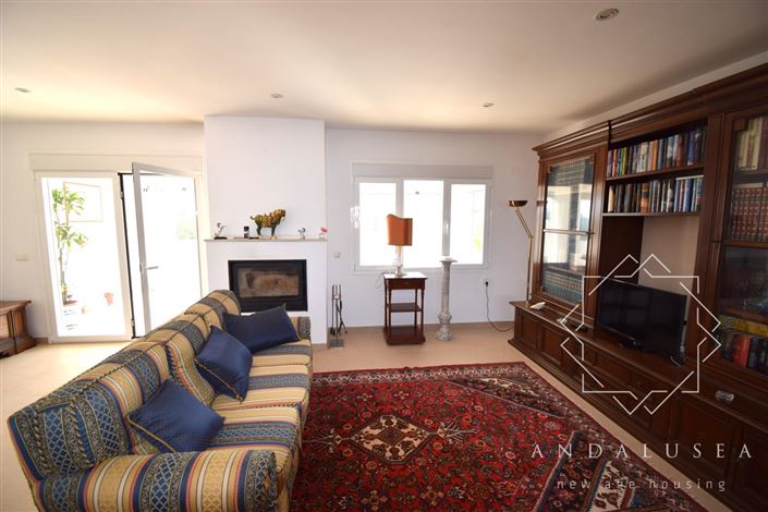 Image No.6-3 Bed Property for sale