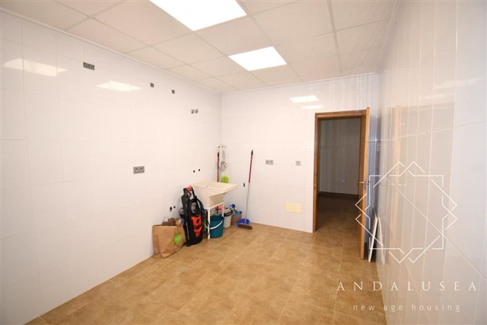 Image No.25-5 Bed Property for sale