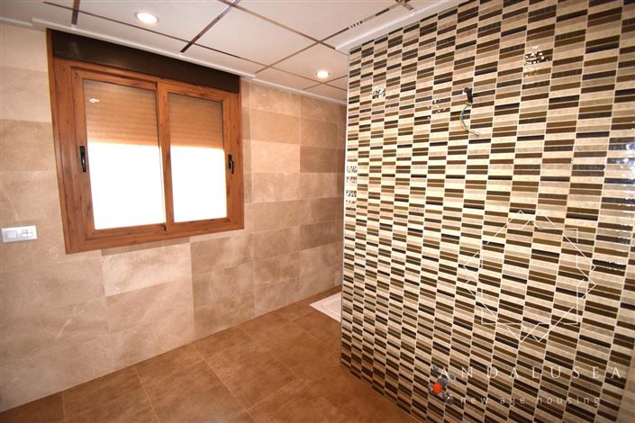 Image No.33-5 Bed Property for sale