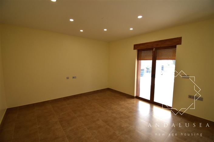 Image No.37-5 Bed Property for sale