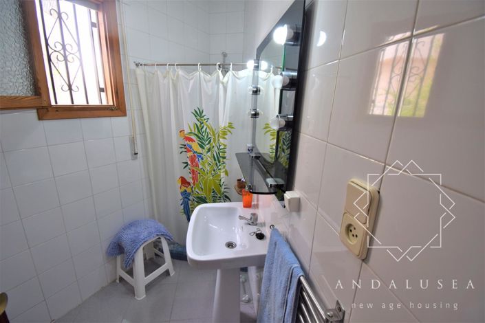 Image No.26-8 Bed Property for sale