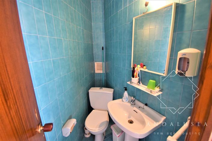 Image No.30-8 Bed Property for sale