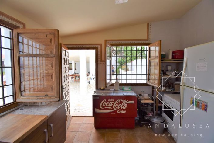 Image No.37-8 Bed Property for sale