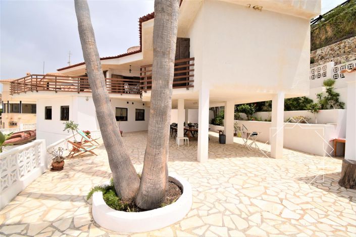 Image No.41-8 Bed Property for sale