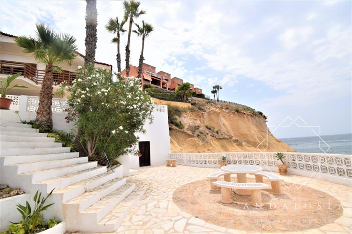 Image No.47-8 Bed Property for sale