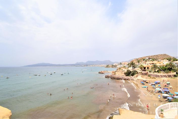 Image No.62-8 Bed Property for sale