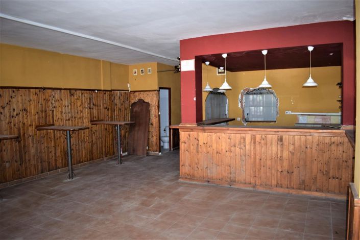 Image No.12-1 Bed Property for sale