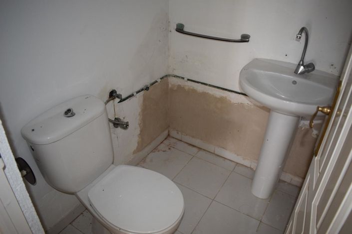 Image No.14-1 Bed Property for sale