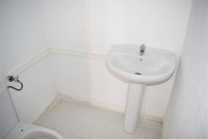 Image No.5-1 Bed Property for sale