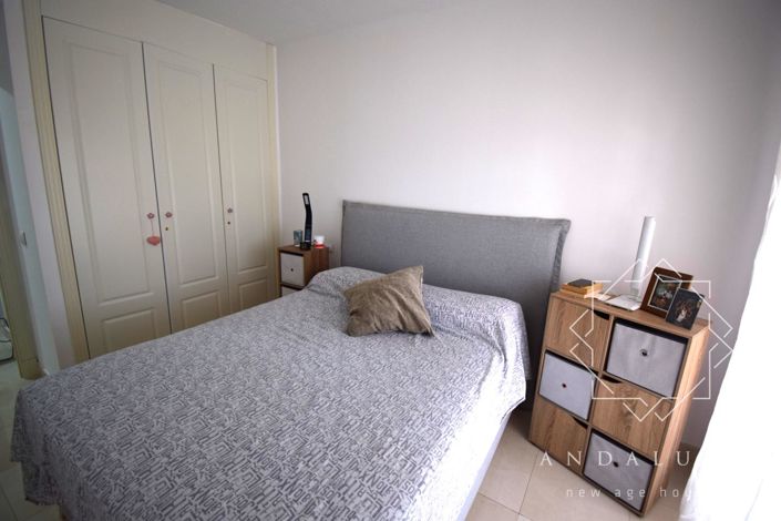 Image No.10-2 Bed Property for sale