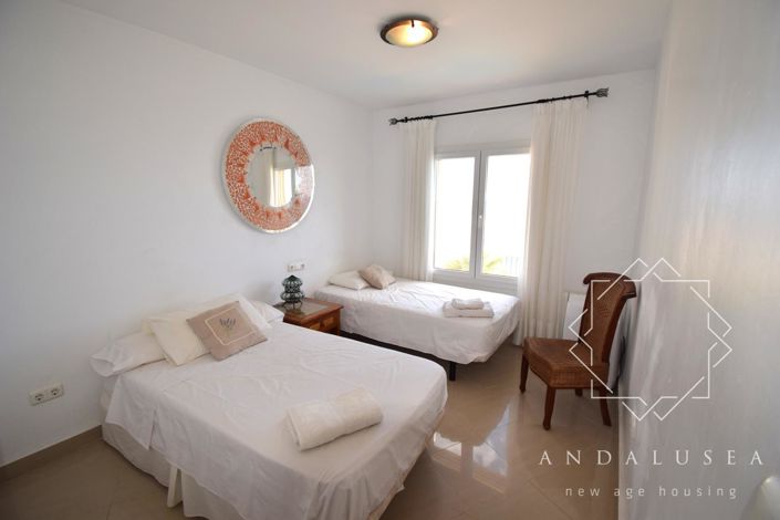 Image No.15-4 Bed Property for sale