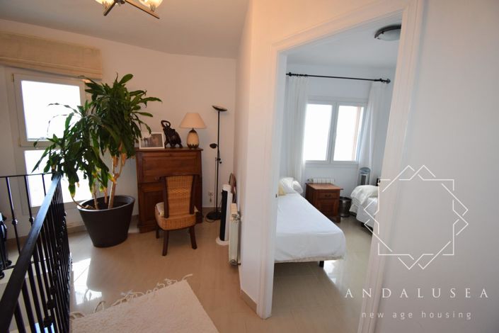 Image No.24-4 Bed Property for sale