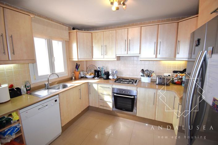 Image No.8-4 Bed Property for sale