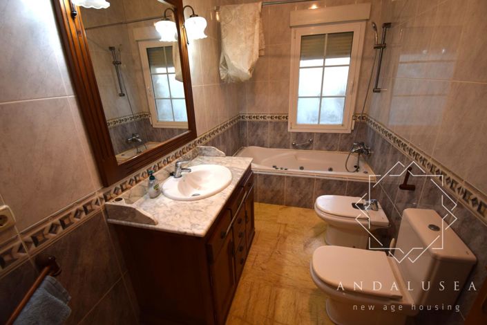 Image No.22-4 Bed Property for sale