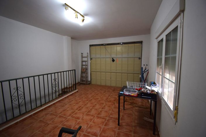 Image No.26-4 Bed Property for sale