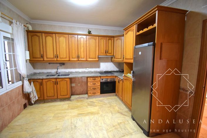 Image No.9-4 Bed Property for sale